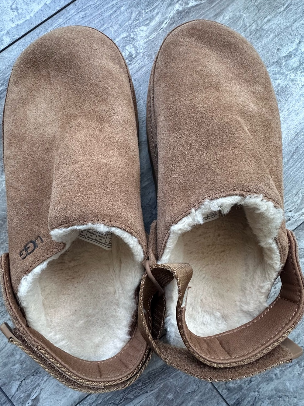 UGG Women's Goldenstar Clogs 7.5 - Picture 2 of 9